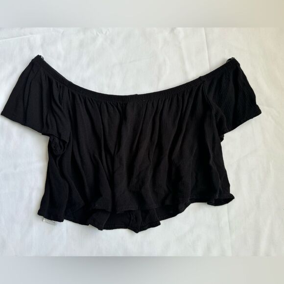 Forever 21 Black Off-the-Shoulder Button-Front Crop Top – Size M - Picture 2 of 3